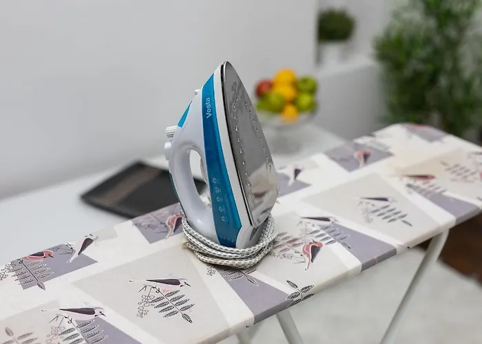 アパート Nowoczesny Przy Alejach Solidarnosci W Warszawie By Renters ワルシャワ