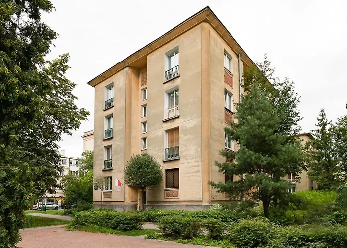 Nowoczesny Przy Alejach Solidarnosci W Warszawie By Renters アパート