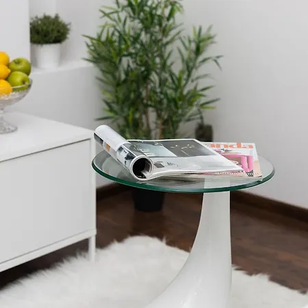 Apartment Nowoczesny Przy Alejach Solidarnosci W Warszawie By Renters