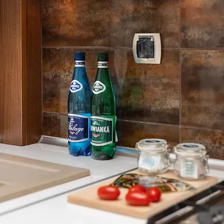 Nowoczesny Przy Alejach Solidarnosci W Warszawie By Renters Warsaw