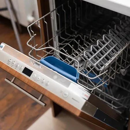 Nowoczesny Przy Alejach Solidarnosci W Warszawie By Renters Apartment *