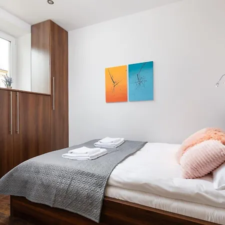 Appartement Nowoczesny Przy Alejach Solidarnosci W Warszawie By Renters Warschau