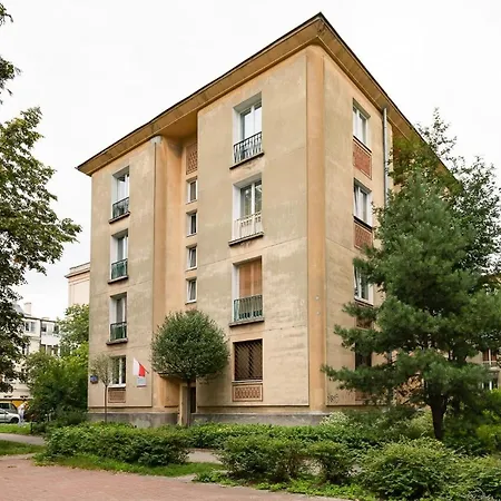 Nowoczesny Przy Alejach Solidarnosci W Warszawie By Renters Appartement