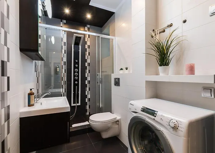 Nowoczesny Przy Alejach Solidarnosci W Warszawie By Renters *