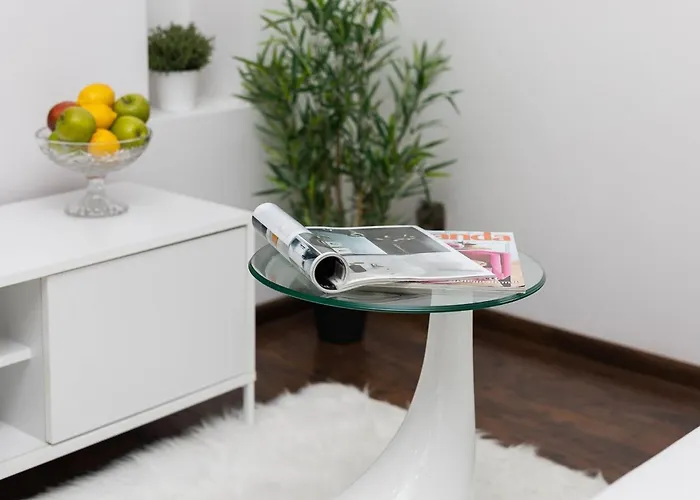 Apartamento Nowoczesny Przy Alejach Solidarnosci W Warszawie By Renters