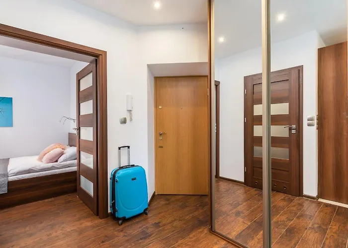 Nowoczesny Przy Alejach Solidarnosci W Warszawie By Renters