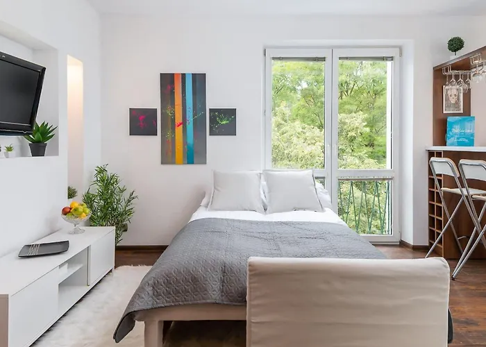 Apartamento Nowoczesny Przy Alejach Solidarnosci W Warszawie By Renters *